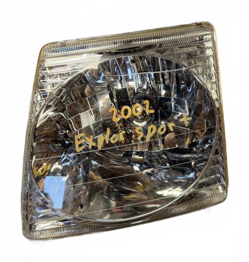Ford Explorer Left Driver Side Headlight Assembly 1L5X-13006-A 01-05 – photo 2