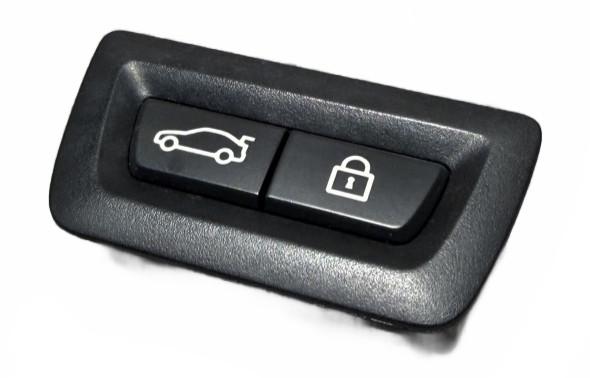 OEM BMW Trunk Lock Button 61319162645 09-15 750i Used – photo 4