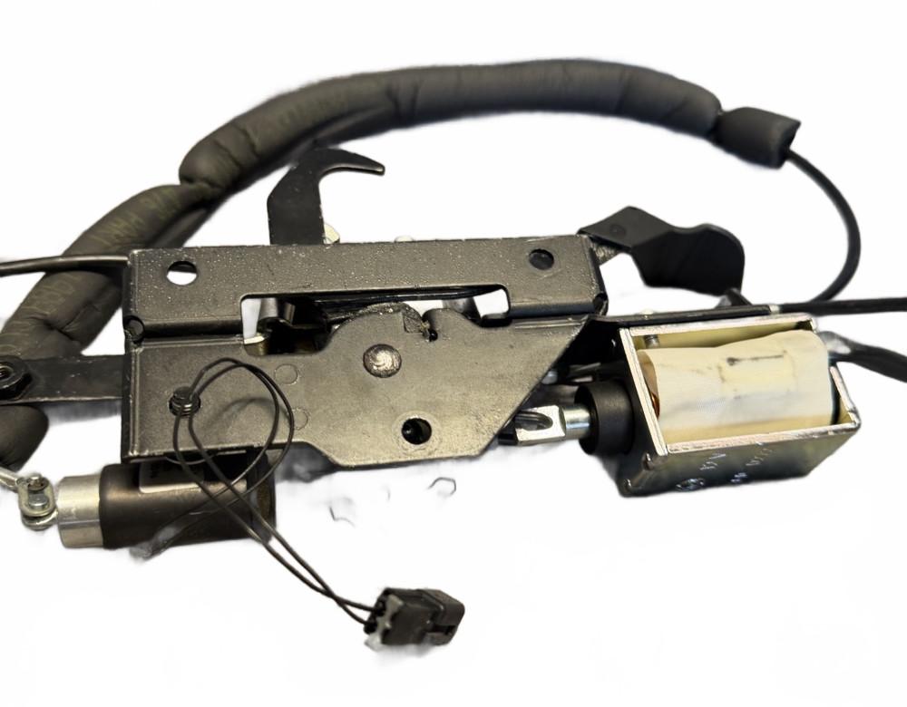 Ferrari OEM 360 F430 99-09 Front Hood Latch Lock Used Part 67364800 – photo 6