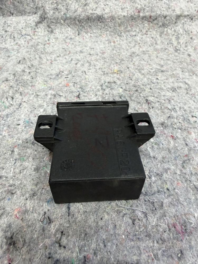 Ferrari F430 Direction Emergency Light Relay P/n 205713 – photo 2