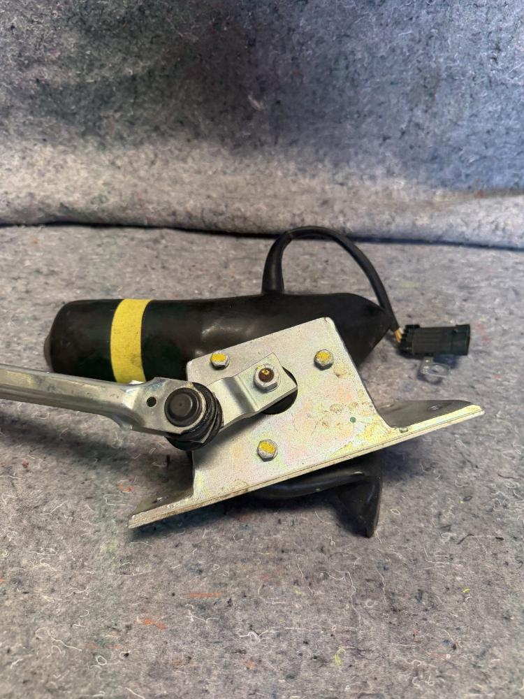 Ferrari F430 Front Screen Wiper Engine 63780200 OEM – photo 6