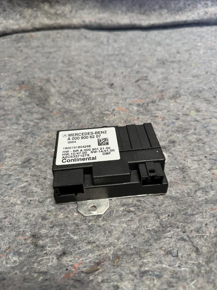 Mercedes AMG GTR Fuel Pump Control Module A0009006207 OEM – photo 3
