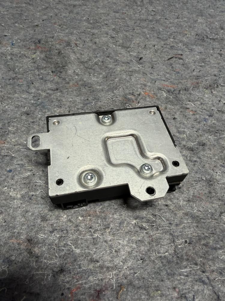 Mercedes AMG GTR Fuel Pump Control Module A0009006207 OEM – photo 8