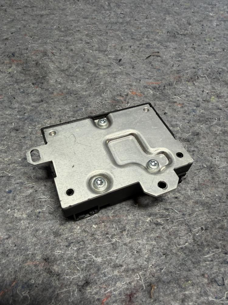 Mercedes AMG GTR Fuel Pump Control Module A0009006207 OEM – photo 9