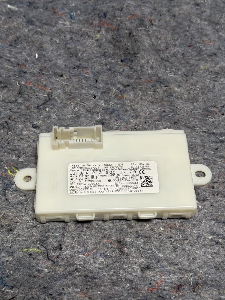 Mercedes AMG GTR Keyless Entry Control Module A2129009729 OEM – photo 1