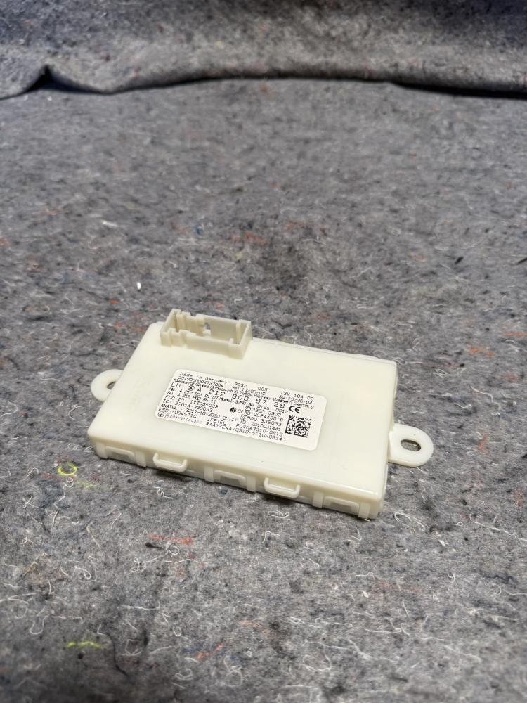 Mercedes AMG GTR Keyless Entry Control Module A2129009729 OEM – photo 4