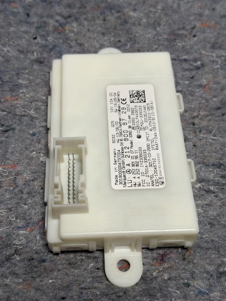 Mercedes AMG GTR Keyless Entry Control Module A2129009729 OEM – photo 6