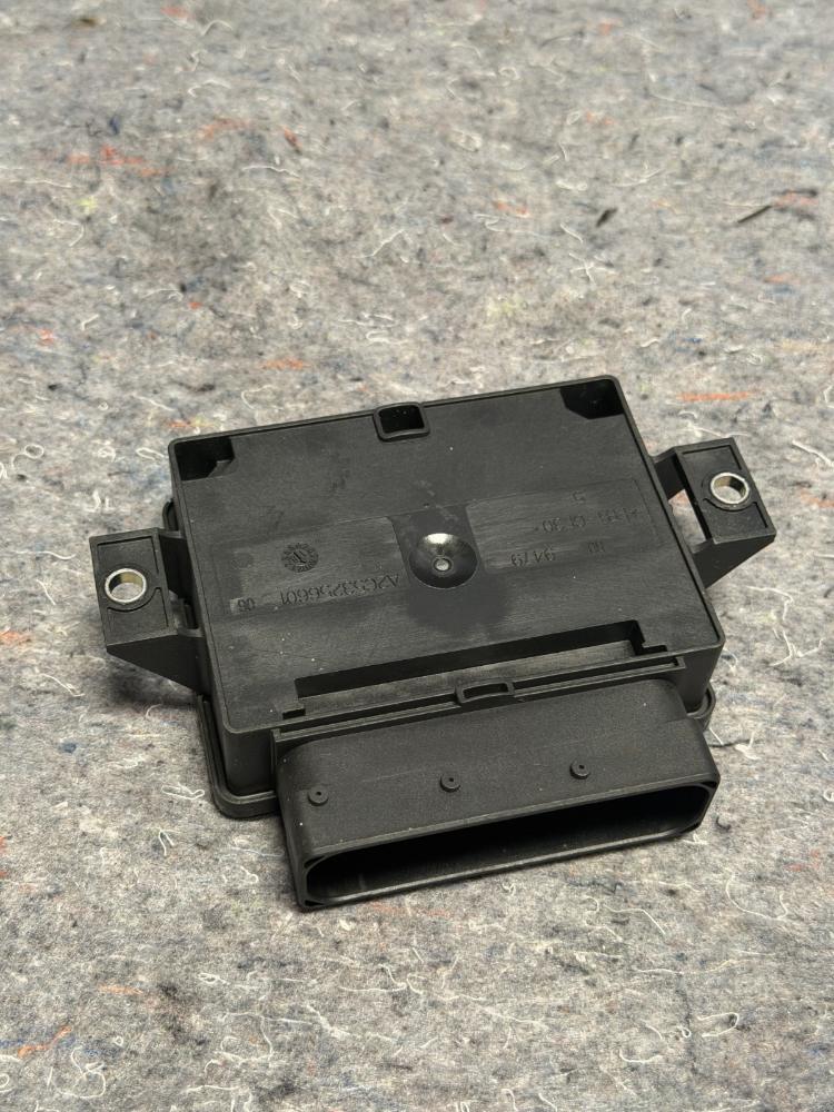 Mercedes AMG GTR Emergency Parking Park Brake Control Module A2469003417 OEM – photo 6