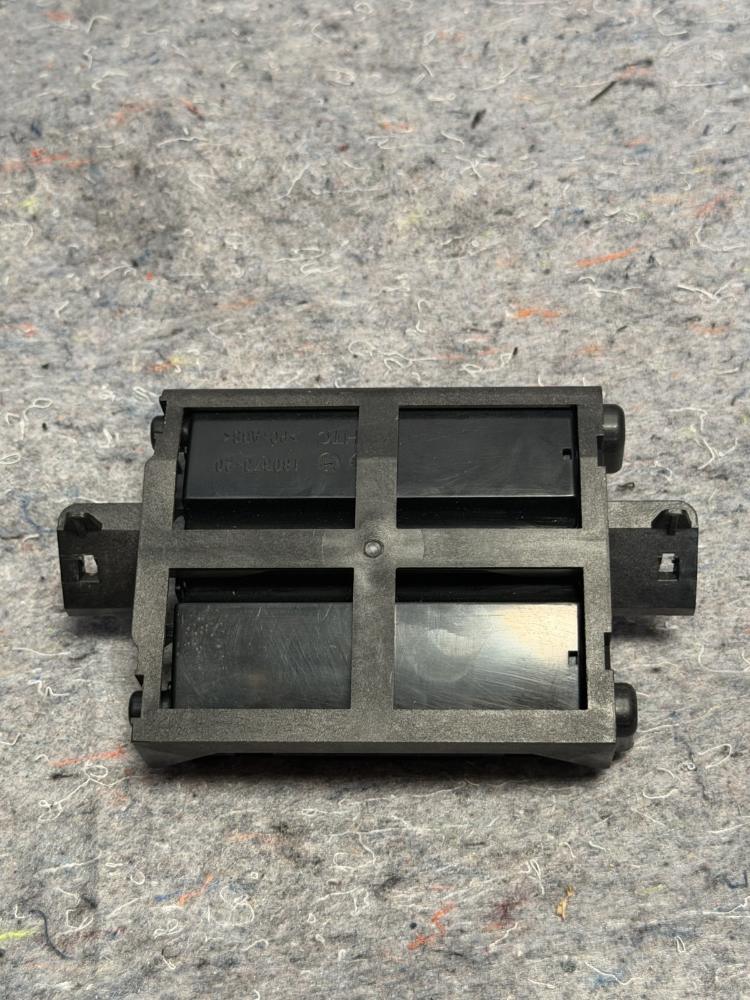 Mercedes AMG GTR Tempurature Control Module A190900382 OEM – photo 5