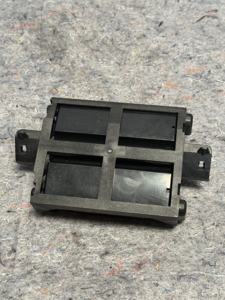 Mercedes AMG GTR Tempurature Control Module A190900382 OEM – photo 6