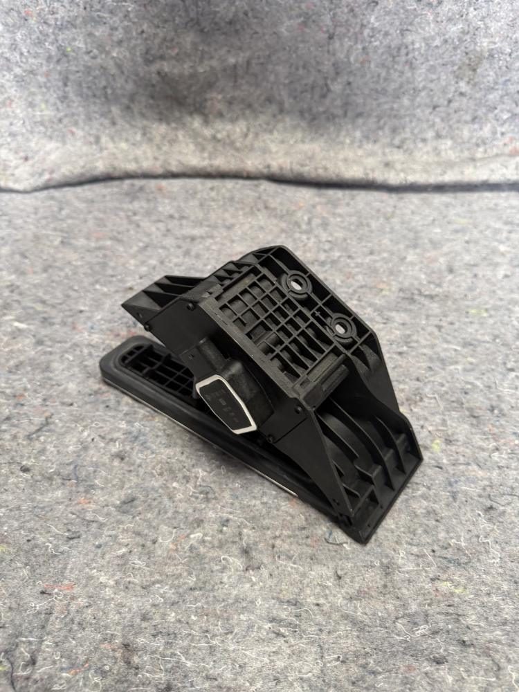 Mercedes AMG GTR Gas Accelerator Pedal A2129009729 OEM – photo 10