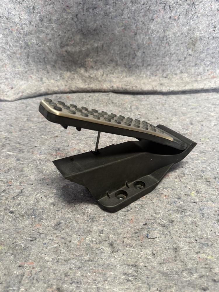 Mercedes AMG GTR Gas Accelerator Pedal A2129009729 OEM – photo 7