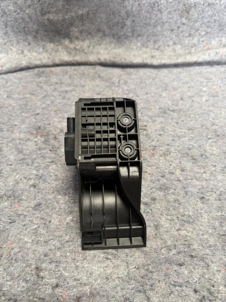 Mercedes AMG GTR Gas Accelerator Pedal A2129009729 OEM – photo 8