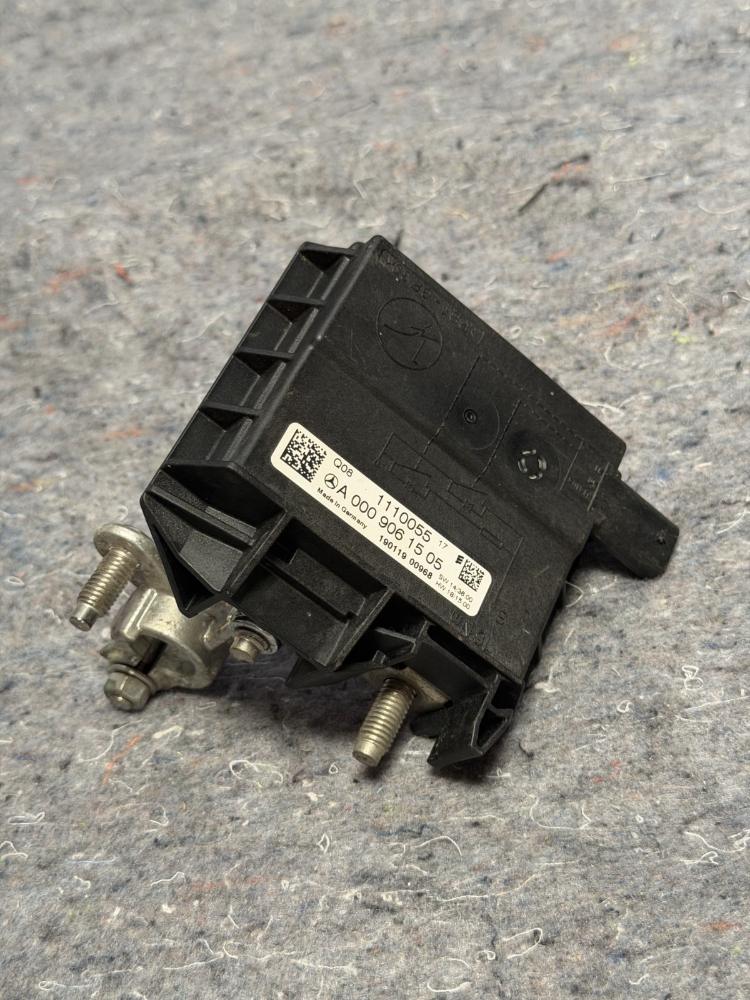 Genuine Mercedes AMG GTR Voltage Reg A0009061505 OEM – photo 3