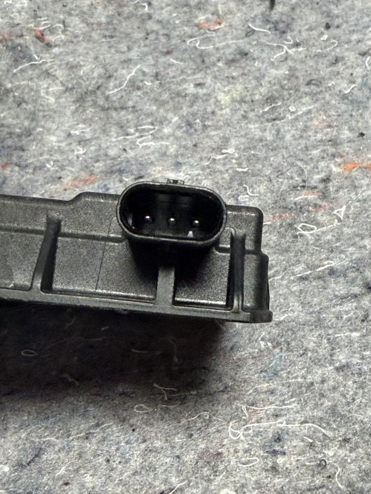 Genuine Mercedes AMG GTR Voltage Reg A0009061505 OEM – photo 8