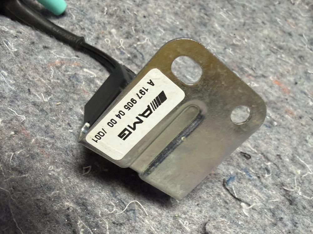 Mercedes AMG GTR Rear Wheel Speed Acceleration Sensor Wire 00245500092 OEM – photo 2