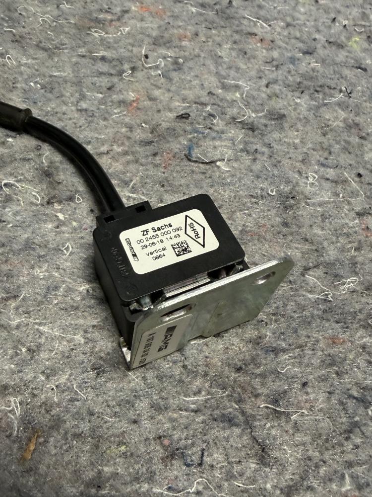 Mercedes AMG GTR Rear Wheel Speed Acceleration Sensor Wire 00245500092 OEM – photo 4