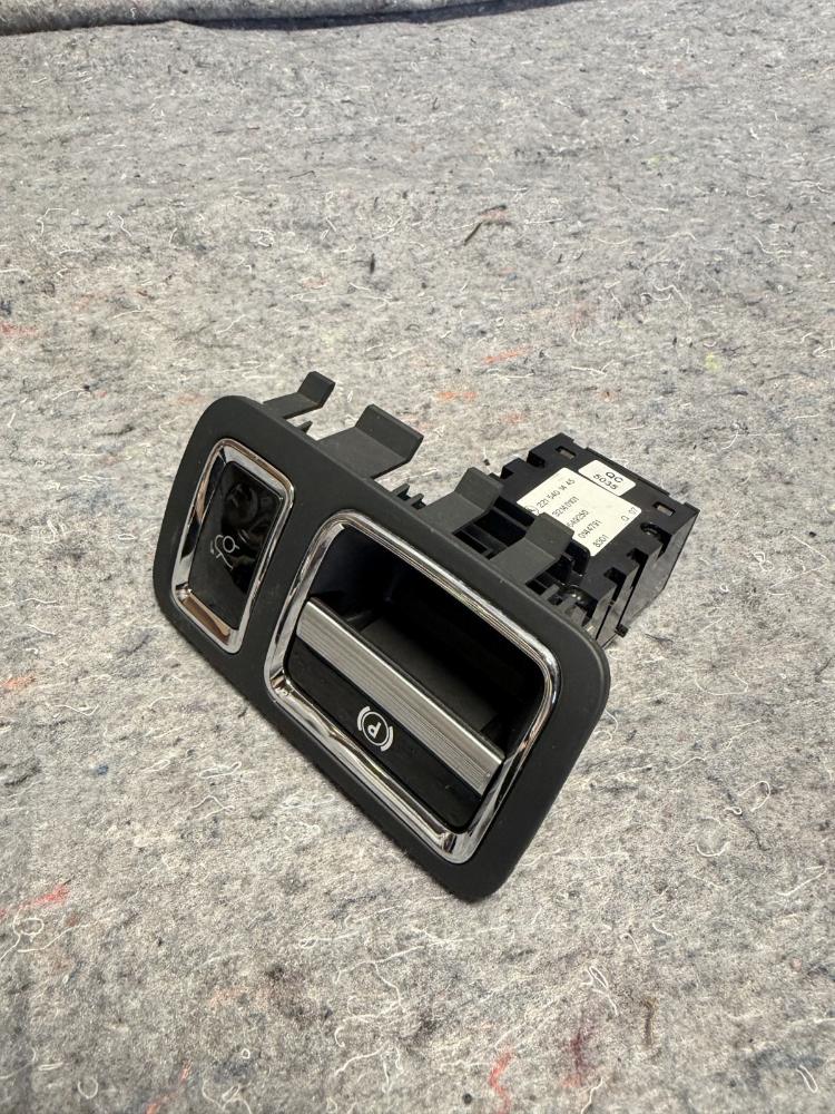 Mercedes AMG GTR Parking Brake Trunk Release Switch 22145401445 OEM – photo 3