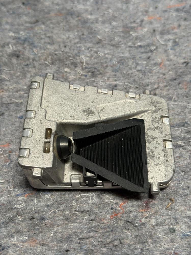 Mercedes AMG GTR Night Vision Lane Assist Camera A0009001810 OEM – photo 2