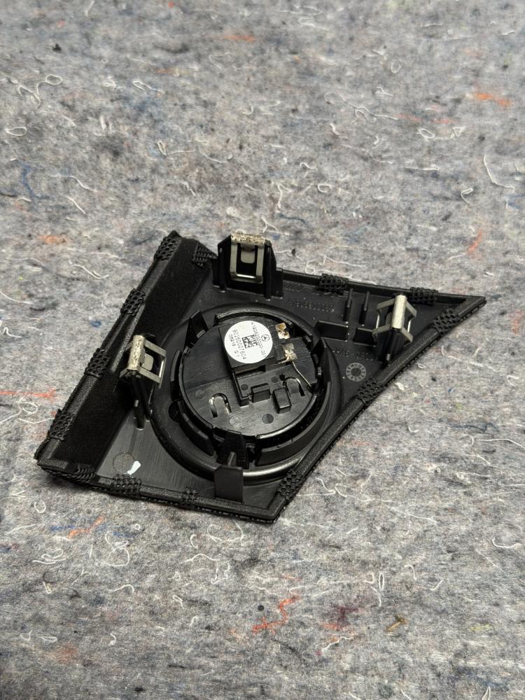 Mercedes AMG GTR Left LH Dash Speaker Cover A1906800089 OEM – photo 6