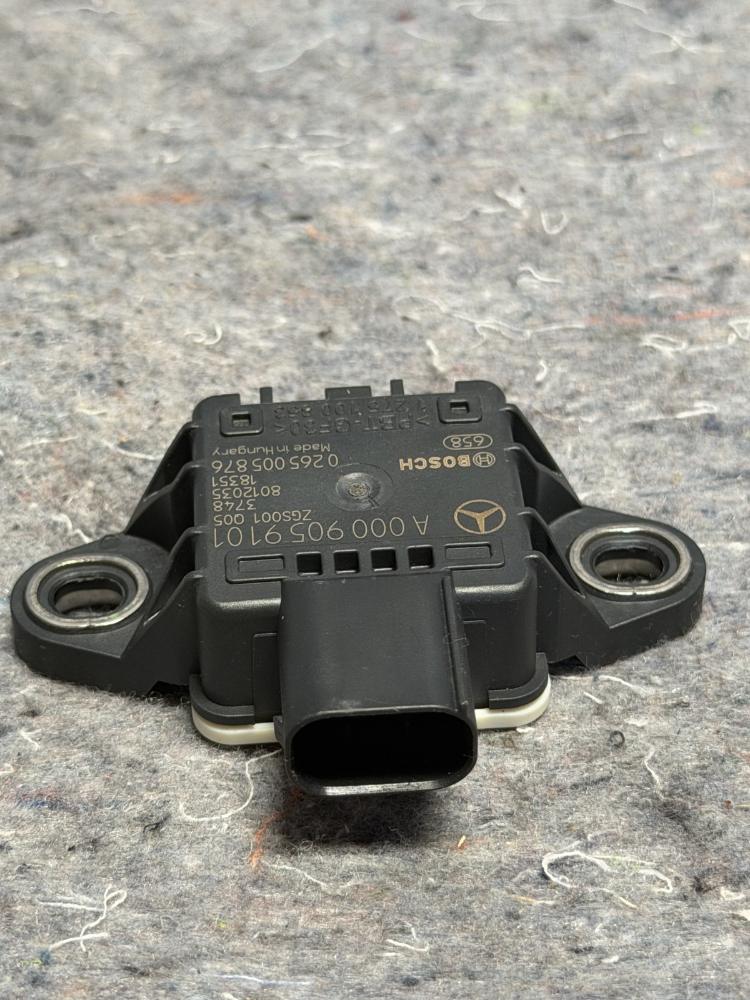 Mercedes AMG GTR Yaw Rate Sensor Control Module A0009059101 OEM – photo 1
