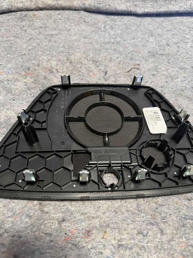 Mercedes AMG GTR Interior Dash Center Top Speaker Cover A1906800689 OEM – photo 7