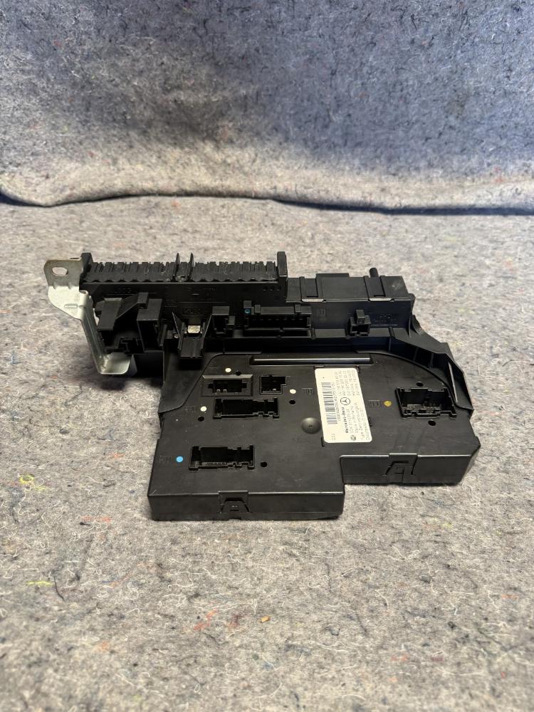 Mercedes AMG GTR Fuse Box Control Unit 1909063700 J123 OEM – photo 6