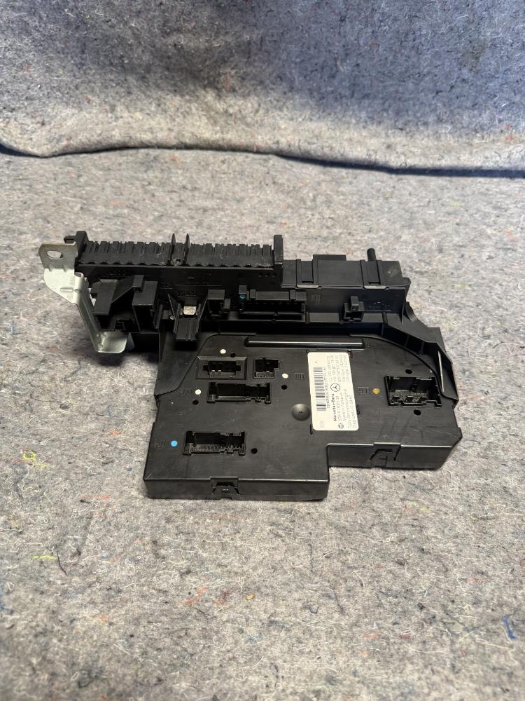 Mercedes AMG GTR Fuse Box Control Unit 1909063700 J123 OEM – photo 7