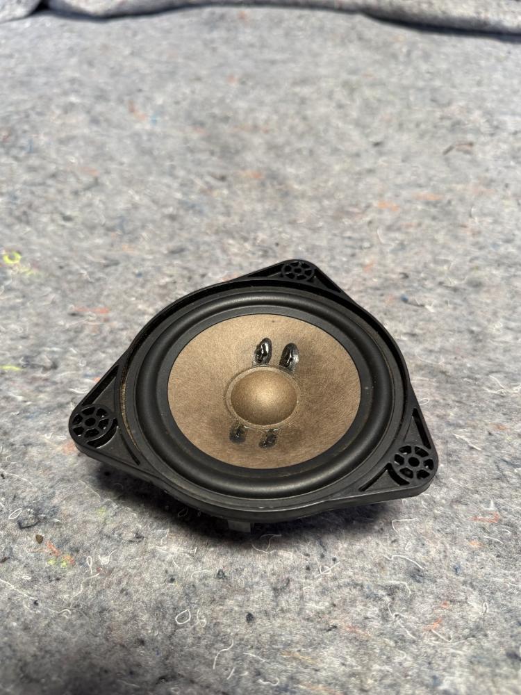 Mercedes AMG GTR Rear Audio Sound Speaker Tweeter A1908200502 OEM – photo 4