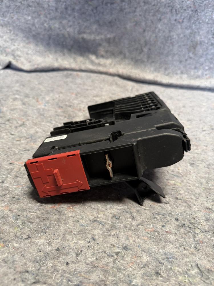 Mercedes AMG GTR Engine Compartment Right Fuse Box A4635401850 OEM – photo 10