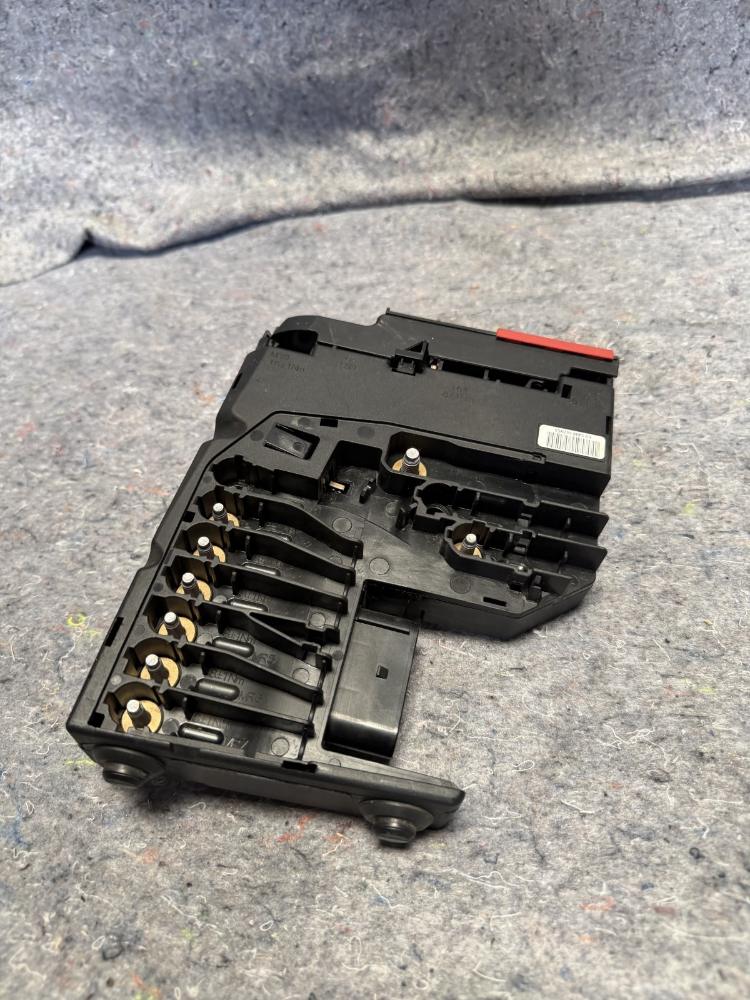 Mercedes AMG GTR Engine Compartment Right Fuse Box A4635401850 OEM – photo 6