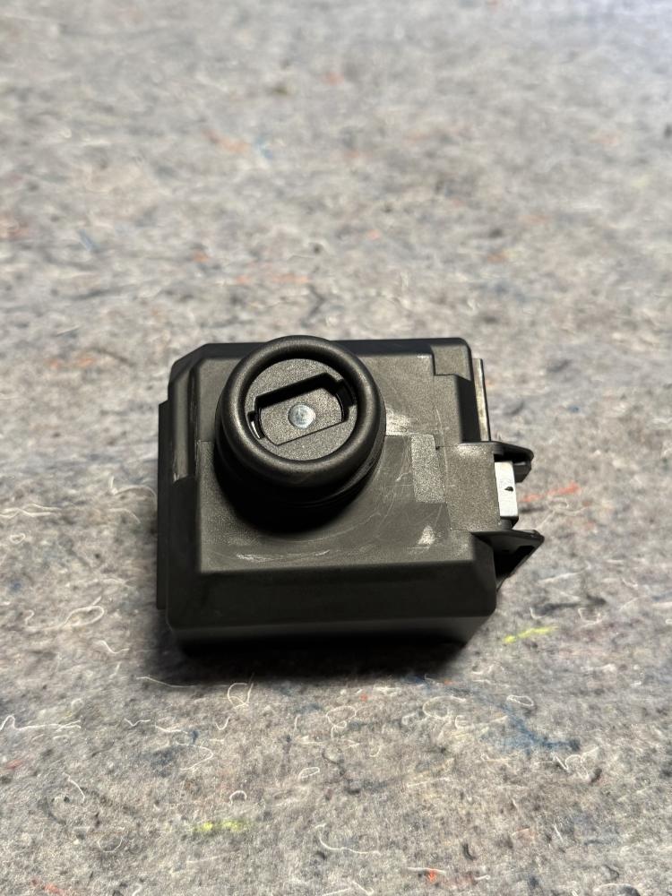 Mercedes AMG GTR Ignition Lock A2189051702 OEM 31494394 – photo 8
