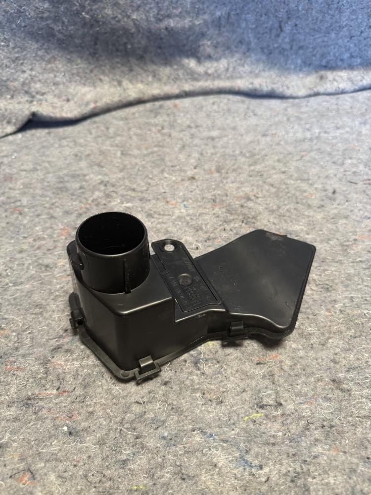 Mercedes AMG GTR Drain Fitting A1978300425 OEM – photo 2