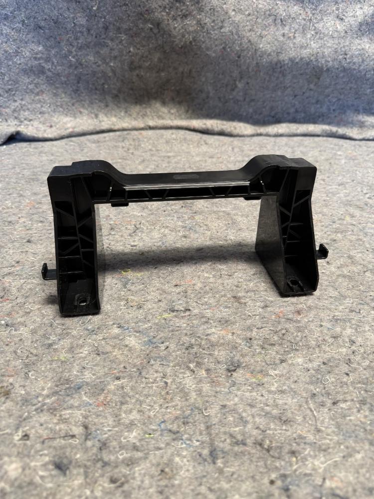 Mercedes AMG GTR Keyless Entry Module Bracket OEM – photo 3
