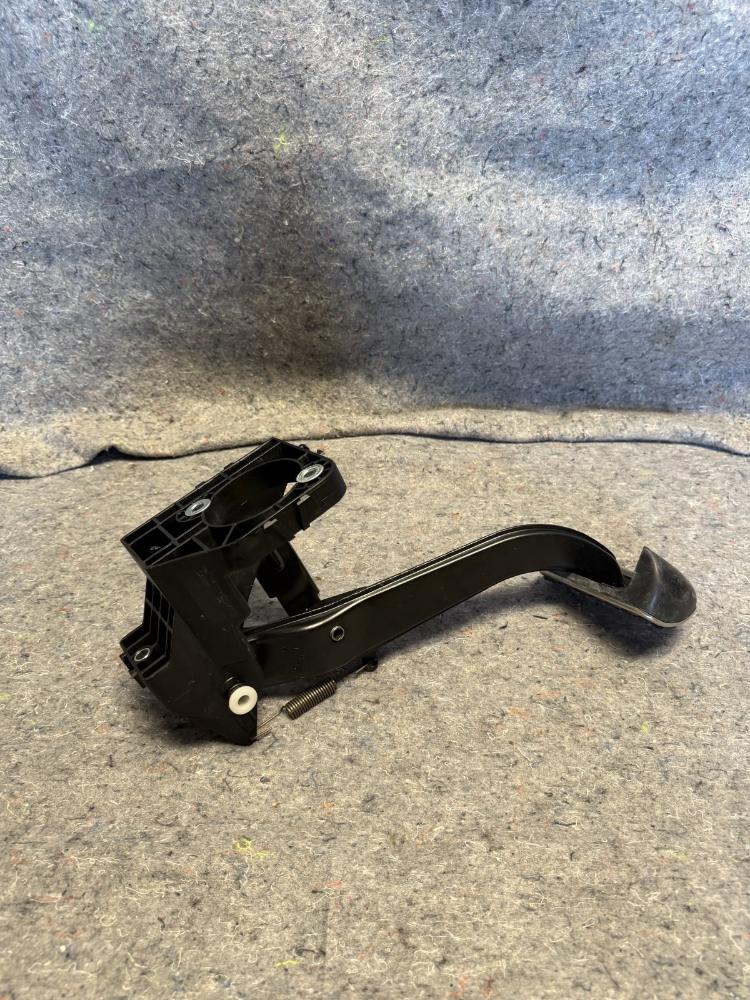 Mercedes AMG GTR Brake Pedal A1972900001 OEM – photo 9