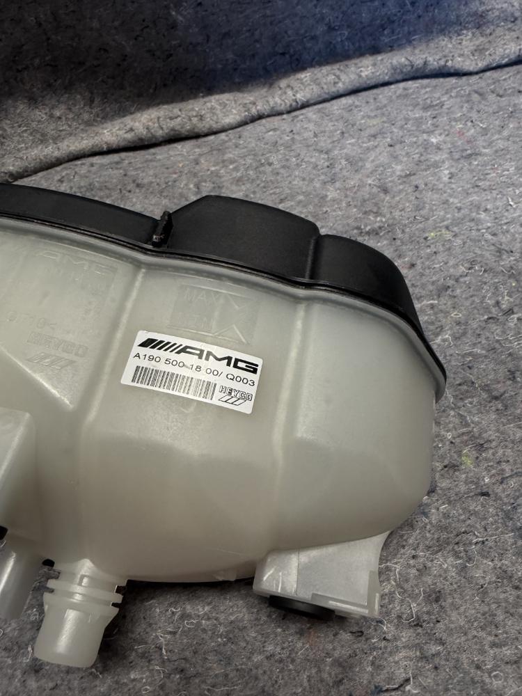 Mercedes AMG GTR Cooling System Expansion Header Tank A1905001800 / Q003 OEM – photo 4