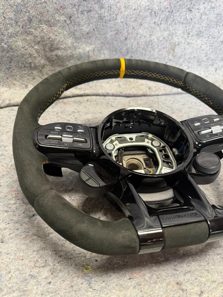 Mercedes Benz AMG GTR Steering Wheel Flate Bottom Yellow Stitching OEM – photo 4
