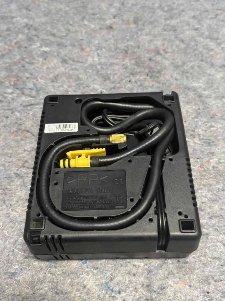 Mercedes AMG GTR Tyre Puncture Repair Pump Mobility Compressor Inflator OEM – photo 5