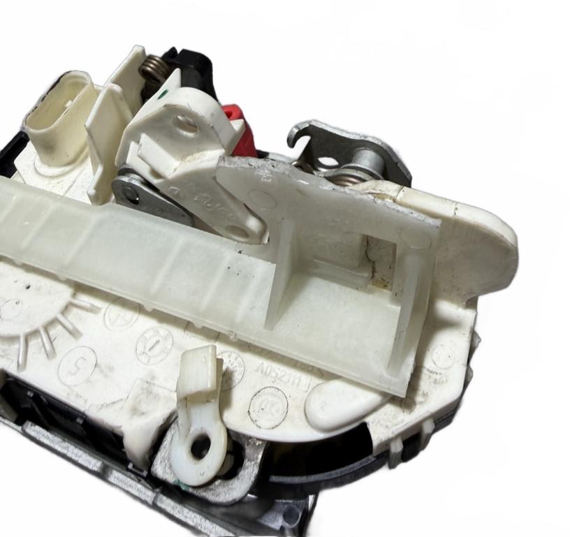OEM Dodge RAM 2500 13-18 Right Front Door Lock Actuator 643 Used – photo 2